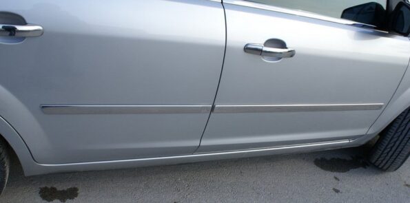 ORNAMENTE CROMATE BANDOURI PORTIERE FORD FOCUS II 2005-2008