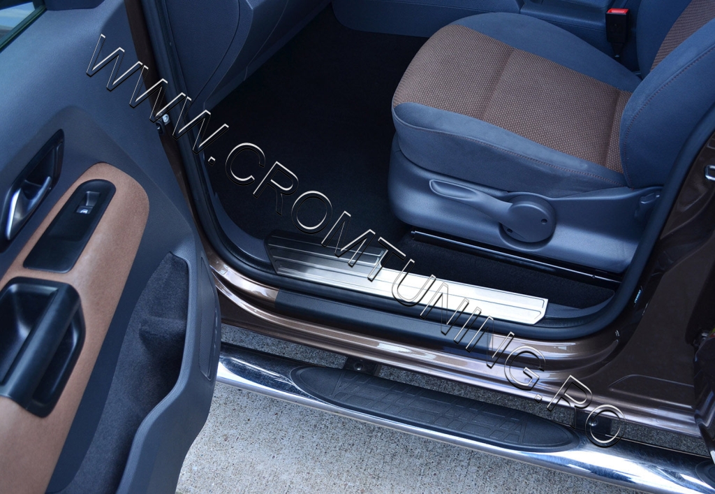 PROTECTII PRAGURI INTERIOR VOLKSWAGEN AMAROK 2010+ ( TIP 1) PROTECTII PRAGURI INTERIOR VOLKSWAGEN AMAROK 2010+ ( TIP 1)